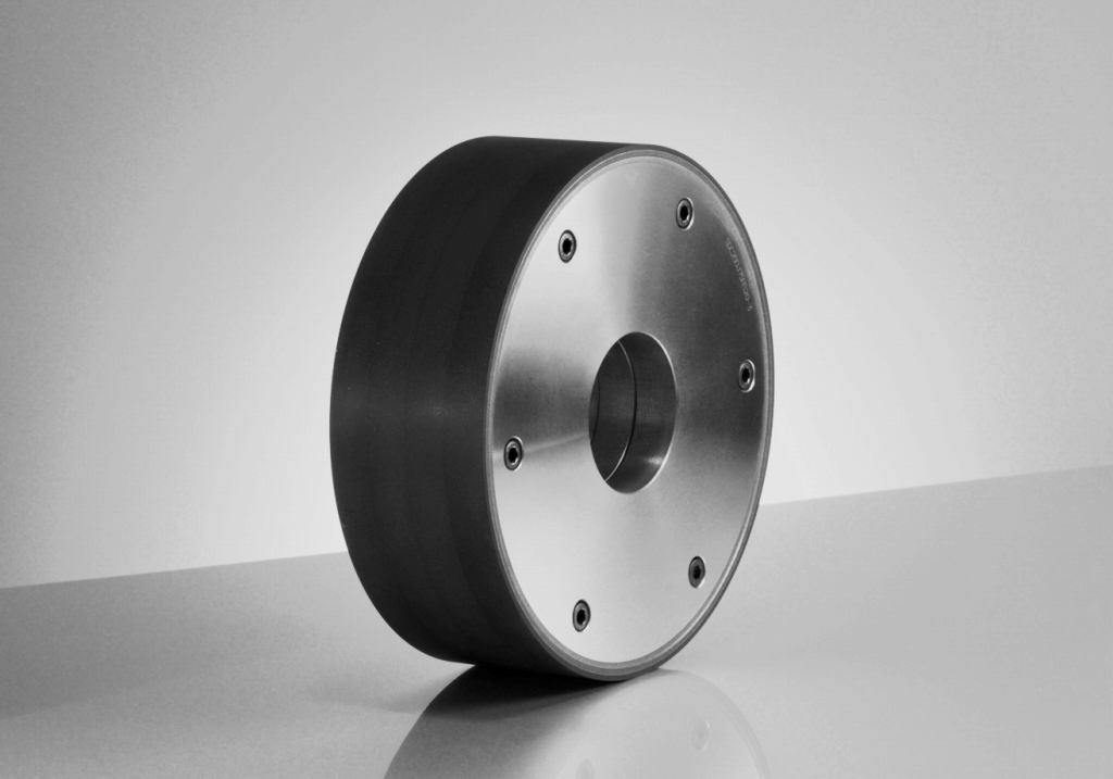 Centerless grinding </br> Metal bond wheel