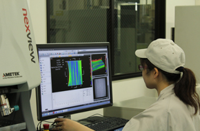 半導体素材の加工ワーク観察